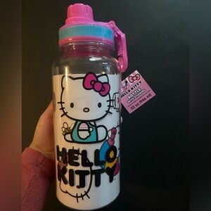 Hello Kitty 32oz water bottle with stickers. Hasn’t been used